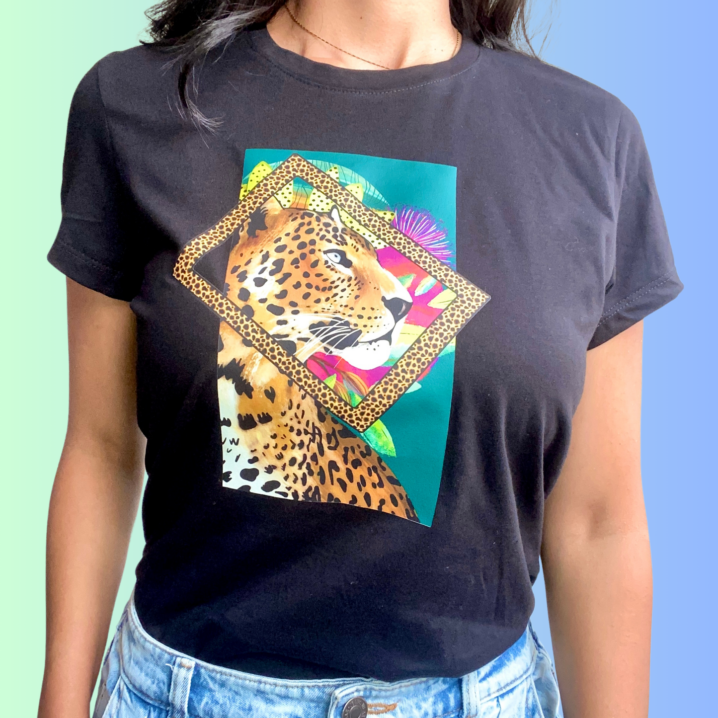 Camiseta mirada leopardo